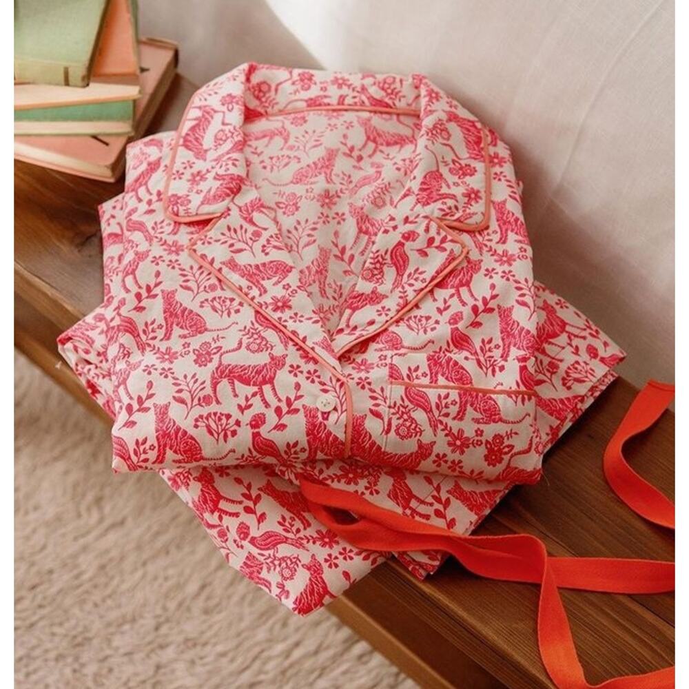 Boden pink animals cotton pajama top - Picture 2 of 7